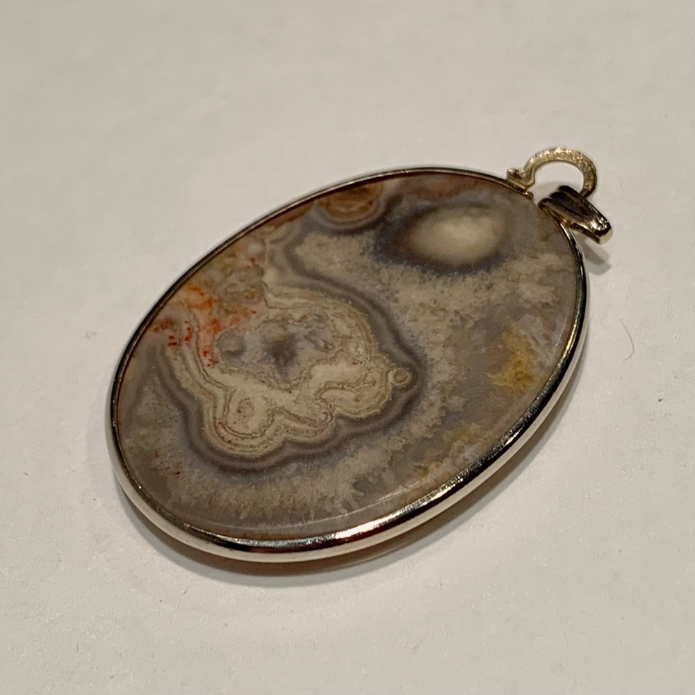 Vintage Laguna Lace Banded Agate Oval Pendant in 12K White Gold 44mm - Picture 2 of 8